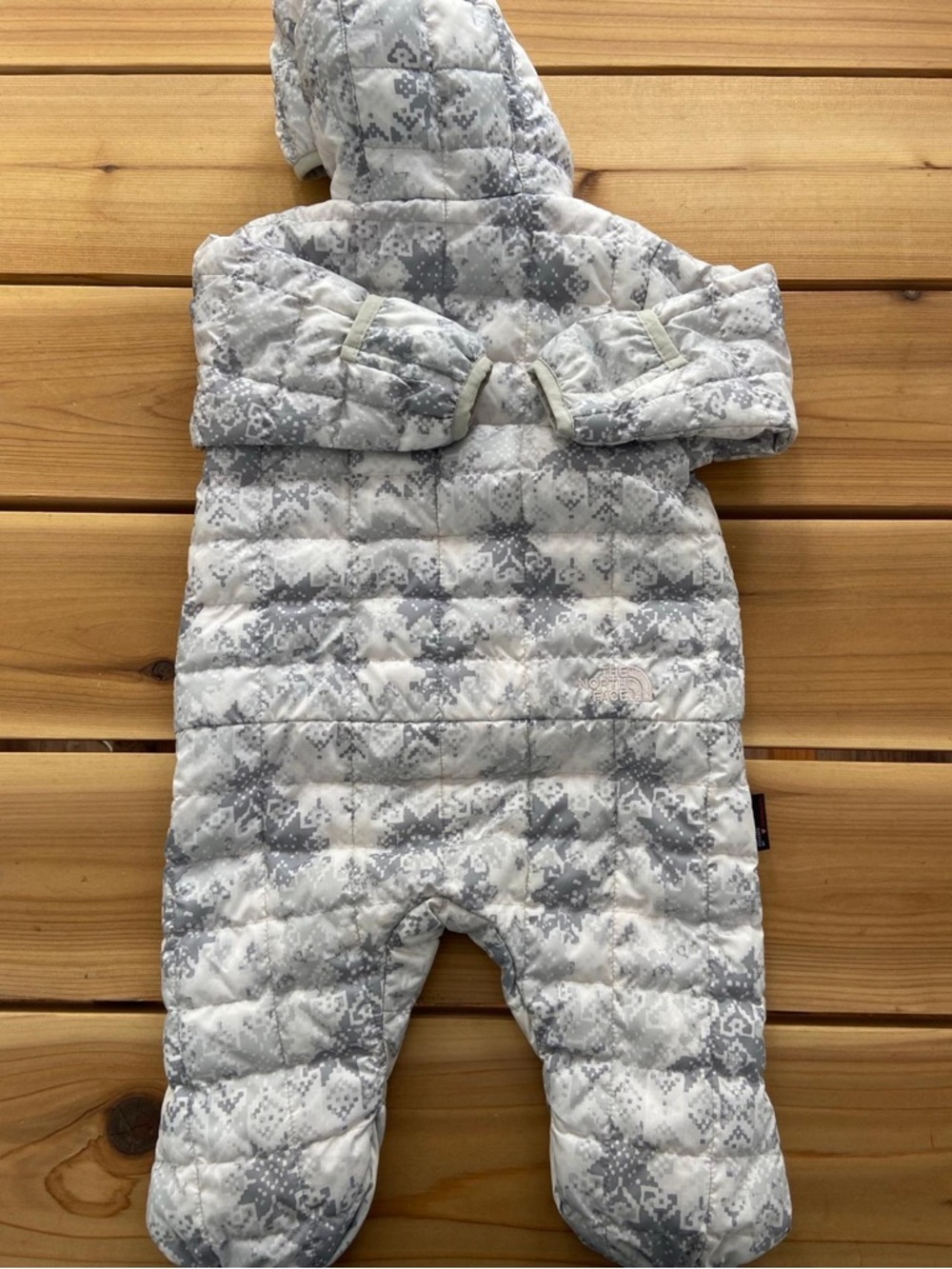 NORTH FACE | Baby Snowflake Quilted Snow Suit / Bunting - Grey & White